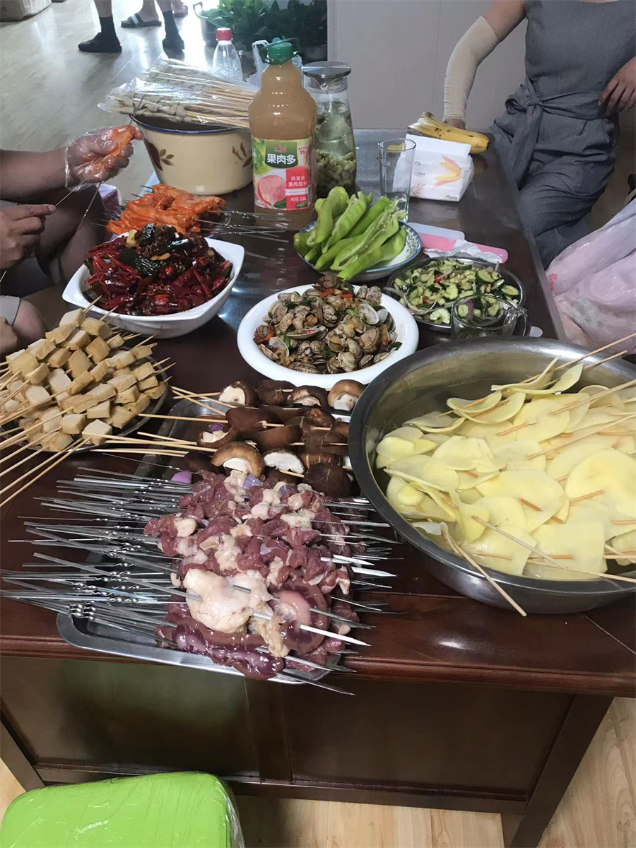 炎炎夏日，偉達(dá)員工歡聲笑語同“燒烤”